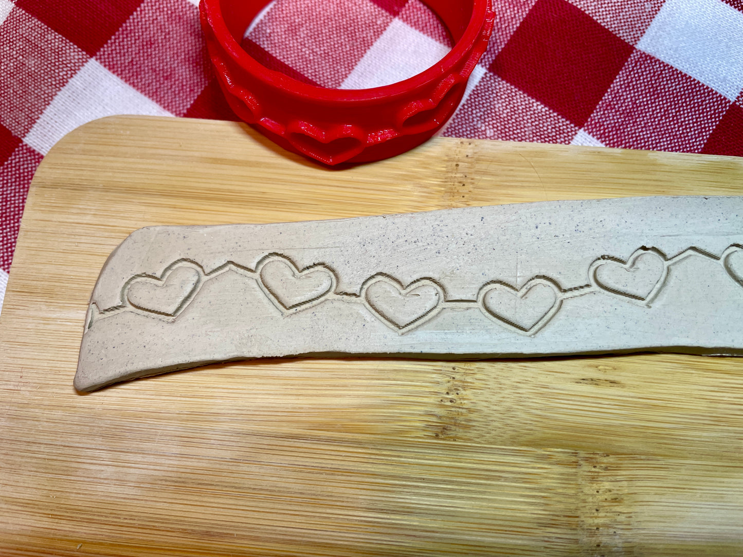 Heart Banner pattern textured pottery roller - November 2025 Hearts Themed Mystery Box - Border Design, Repeating pattern, Plastic 3d printed