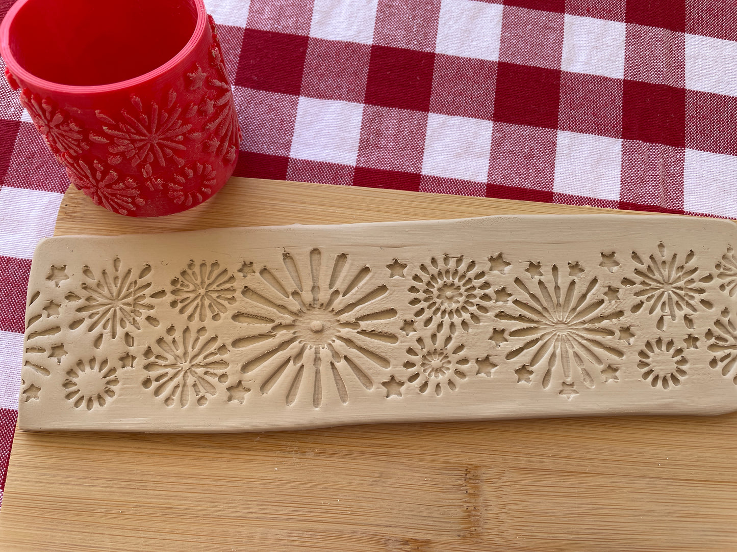 Fireworks Pottery Roller - June 2025 - Circus Themed Mystery Box - Border Design, Repeating pattern, Plastic 3d printed, star burst