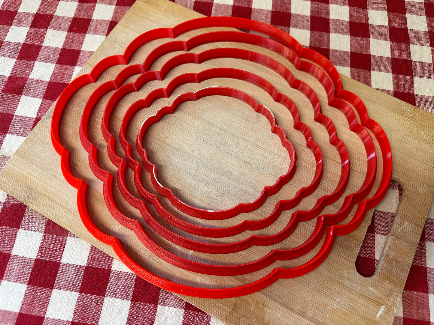 Ornate Circle Tray, Clay Cutter - Plastic 3D printed, Pottery Tool, multiple sizes