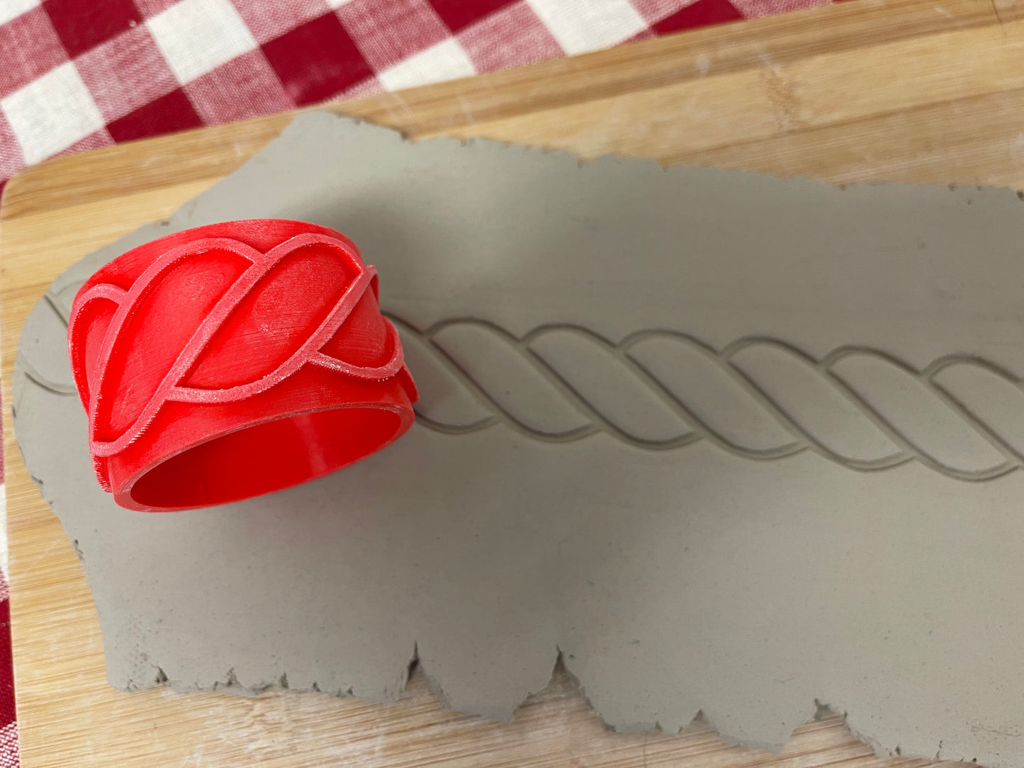 Rope Texture Roller - from the April 2023 mystery box, repeating pattern