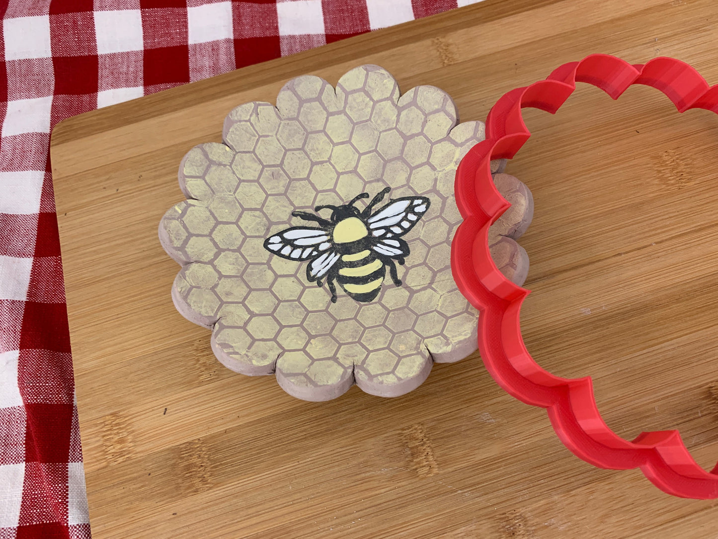 Scalloped Circle, Clay Cutter, 14 petal design - Plastic 3D printed, Pottery Tool, multiple sizes