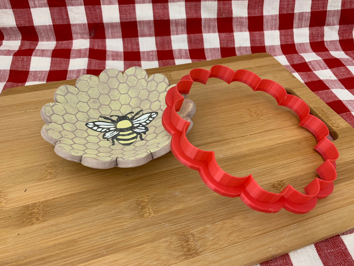 Scalloped Circle, Clay Cutter, 14 petal design - Plastic 3D printed, Pottery Tool, multiple sizes