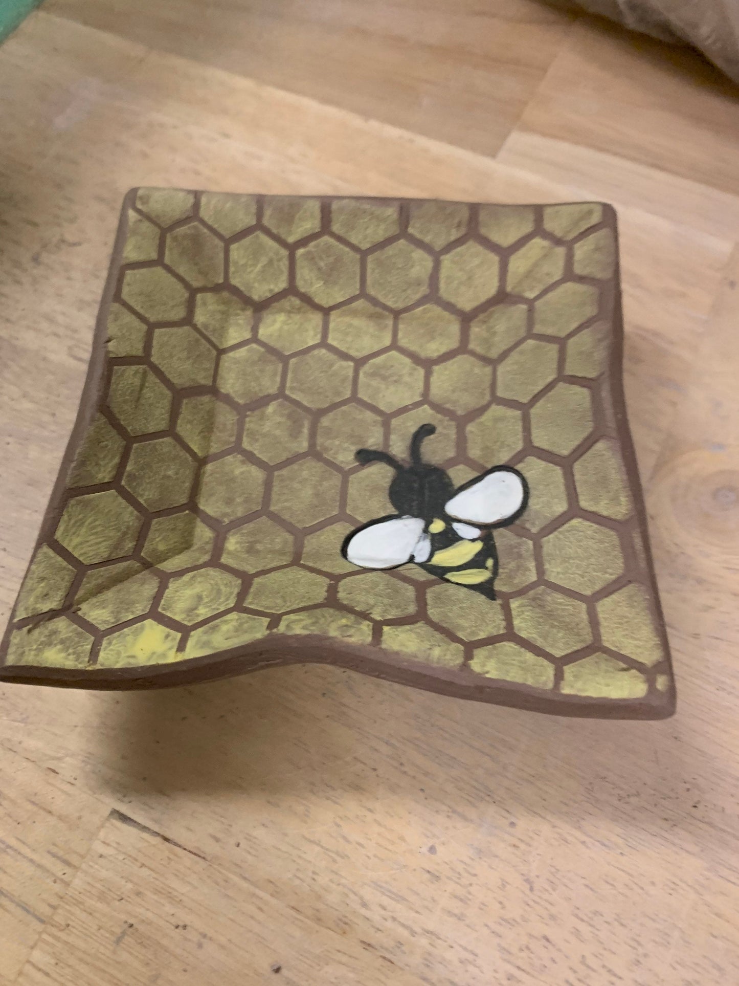 Pottery Stamp, cute Bee 2 design - multiple sizes