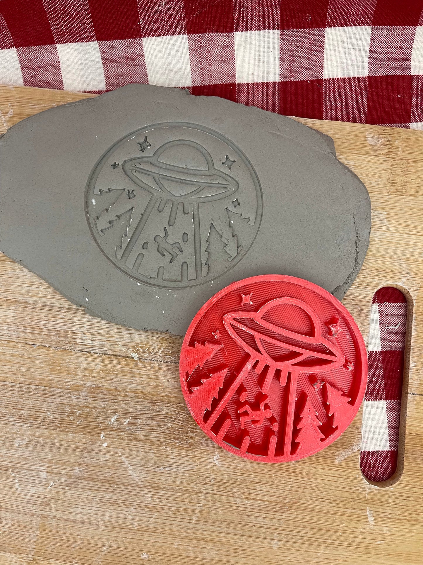 UFO, Alien abduction scene stamp - plastic 3D printed, multiple sizes