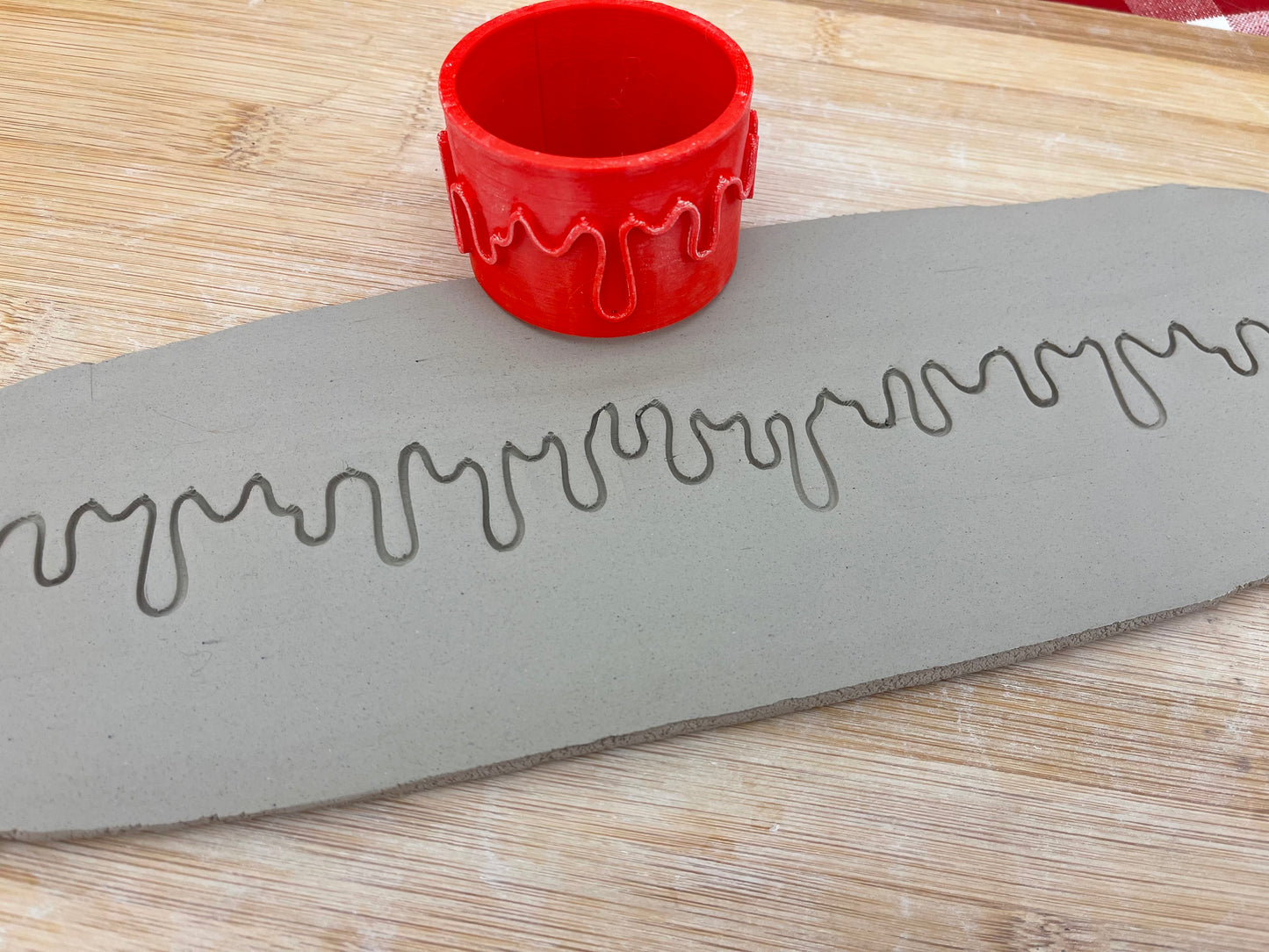 Drip Pottery Roller - Border Stamp, Honey, Paint, Blood, Repeating pattern, plastic 3D printed