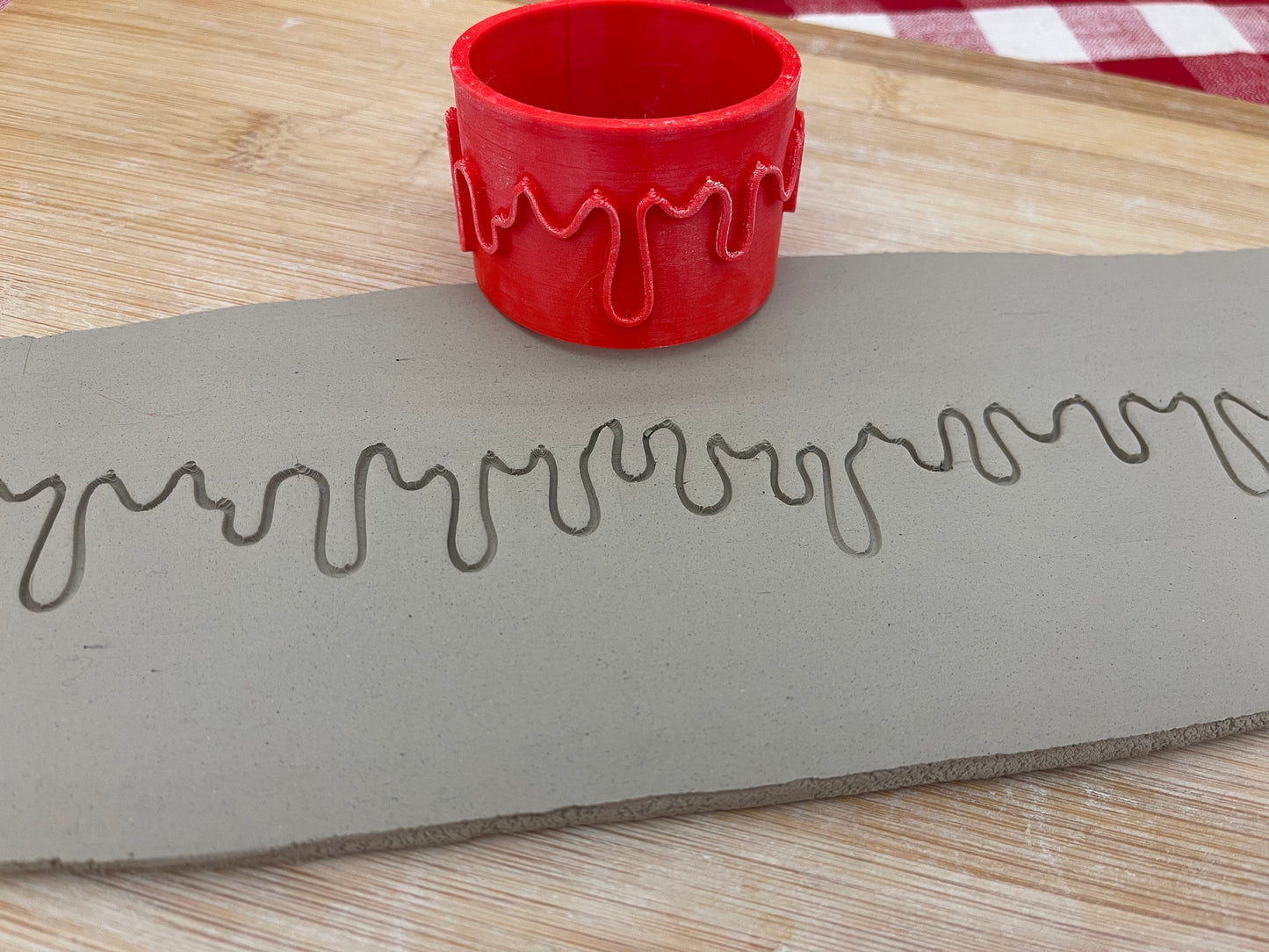 Drip Pottery Roller - Border Stamp, Honey, Paint, Blood, Repeating pattern, plastic 3D printed