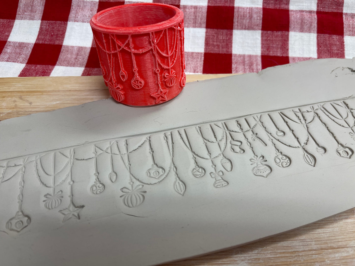Christmas Garland Pottery Roller - Border Stamp, Repeating pattern, Plastic 3d printed