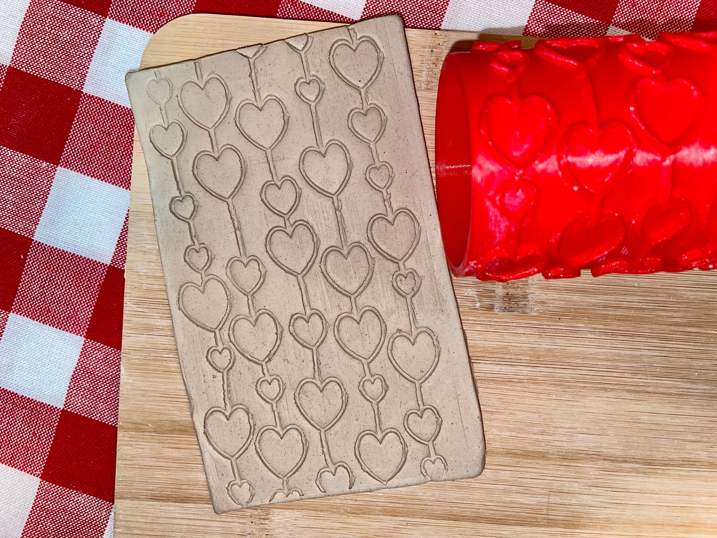 Vertical Heart pattern textured pottery roller - November 2025 Hearts Themed Mystery Box - Border Design, Repeating pattern, Plastic 3d printed