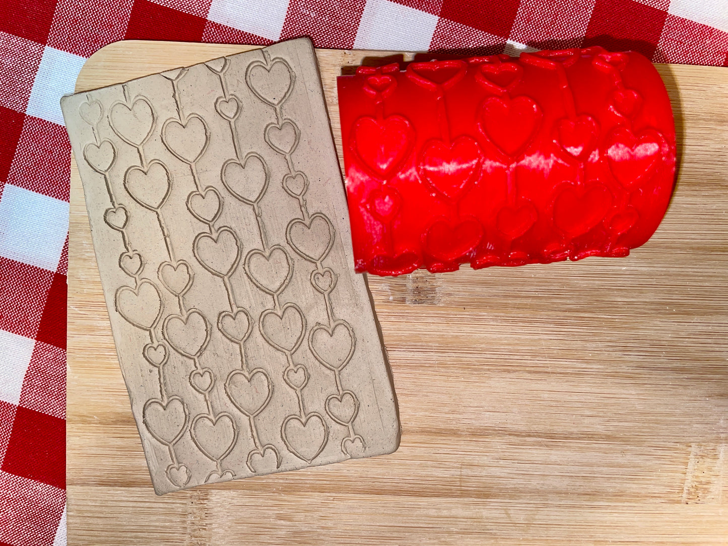 Vertical Heart pattern textured pottery roller - November 2025 Hearts Themed Mystery Box - Border Design, Repeating pattern, Plastic 3d printed