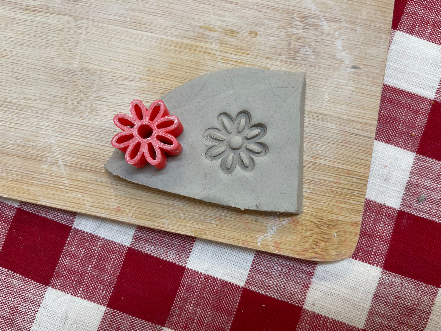 Pottery Stamp, Daisy mini design, April 2021 stamp of the month - multiple sizes