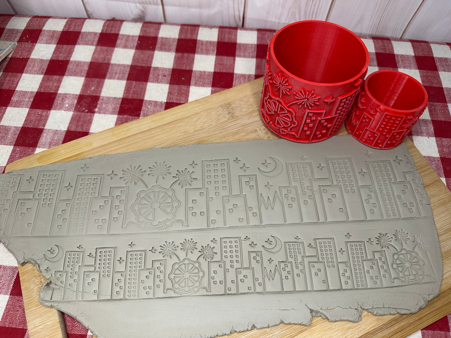 NEW size added - City Scape Texture Roller - from the March 2023 mystery box, repeating pattern, plastic 3D printed