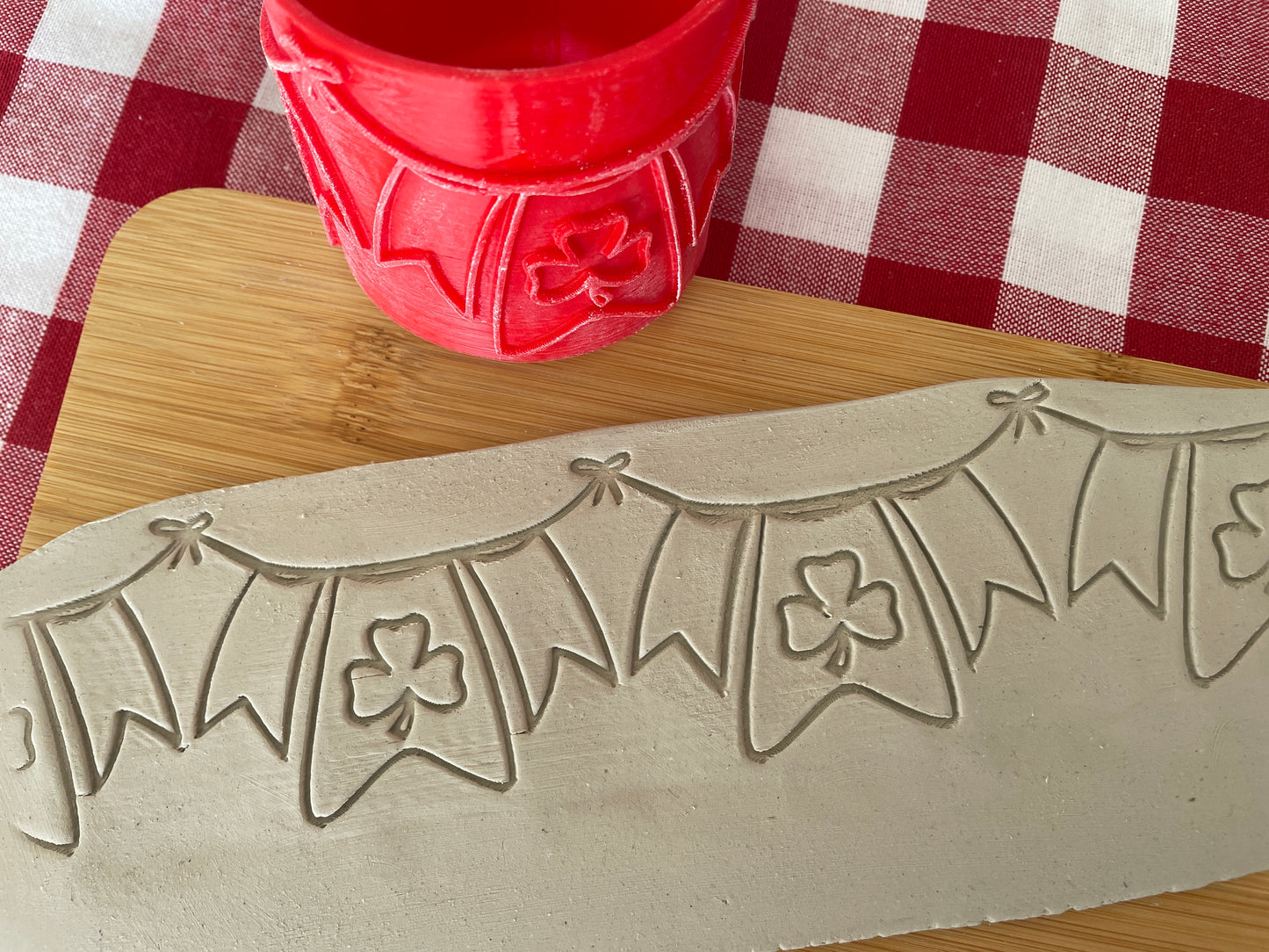 Shamrock Banner Flag Pottery Roller - January 2026 Irish Themed Mystery Box - Border Design, Repeating pattern, Plastic 3d printed
