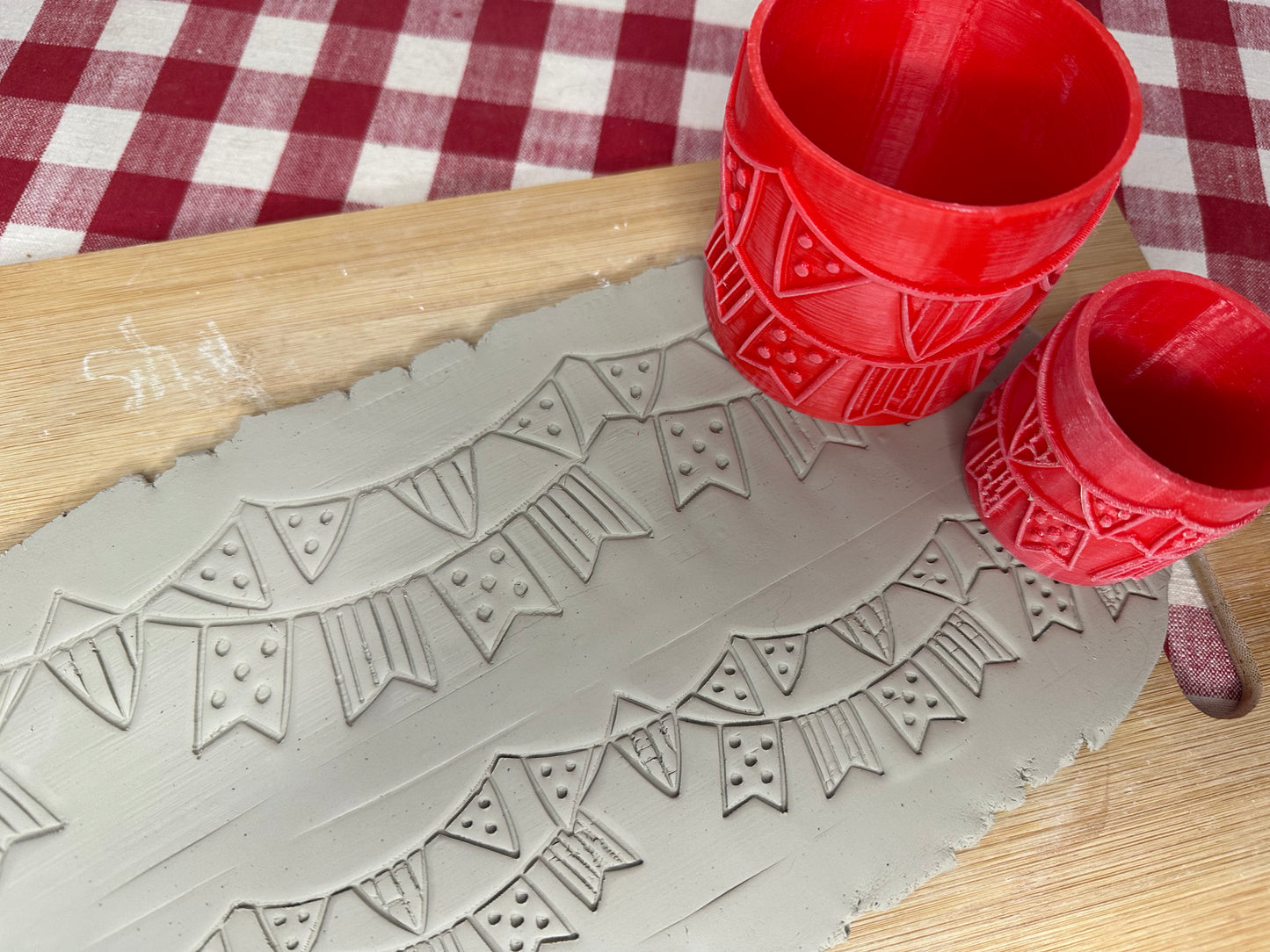 NEW size added - Banner Flag Texture Roller - from the February 2024 mystery box, repeating pattern