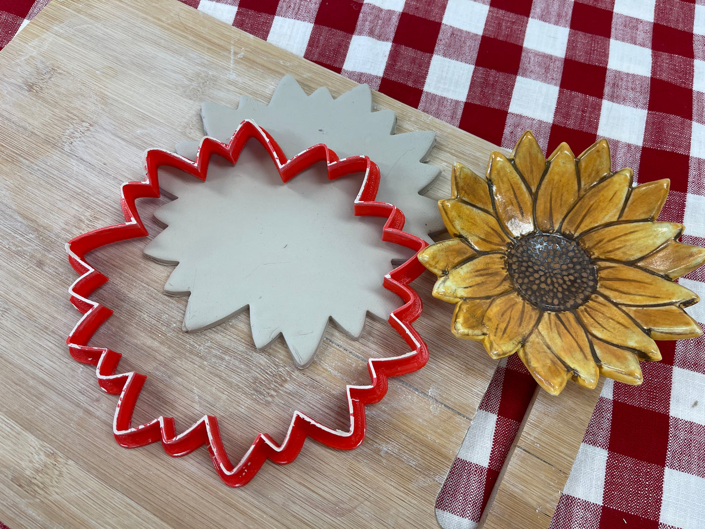 Sunflower Outline Design Clay Cutter (cut only, no imprint) - Choose Sizes up to 16"