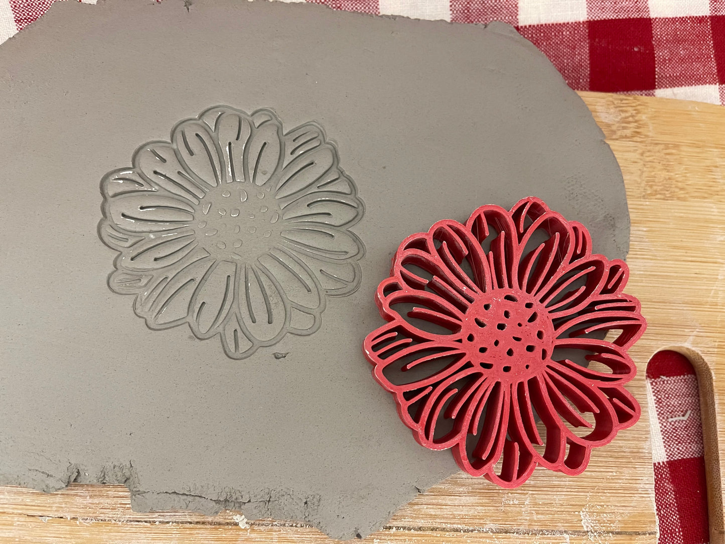 Pottery Stamp, Daisy design - multiple sizes