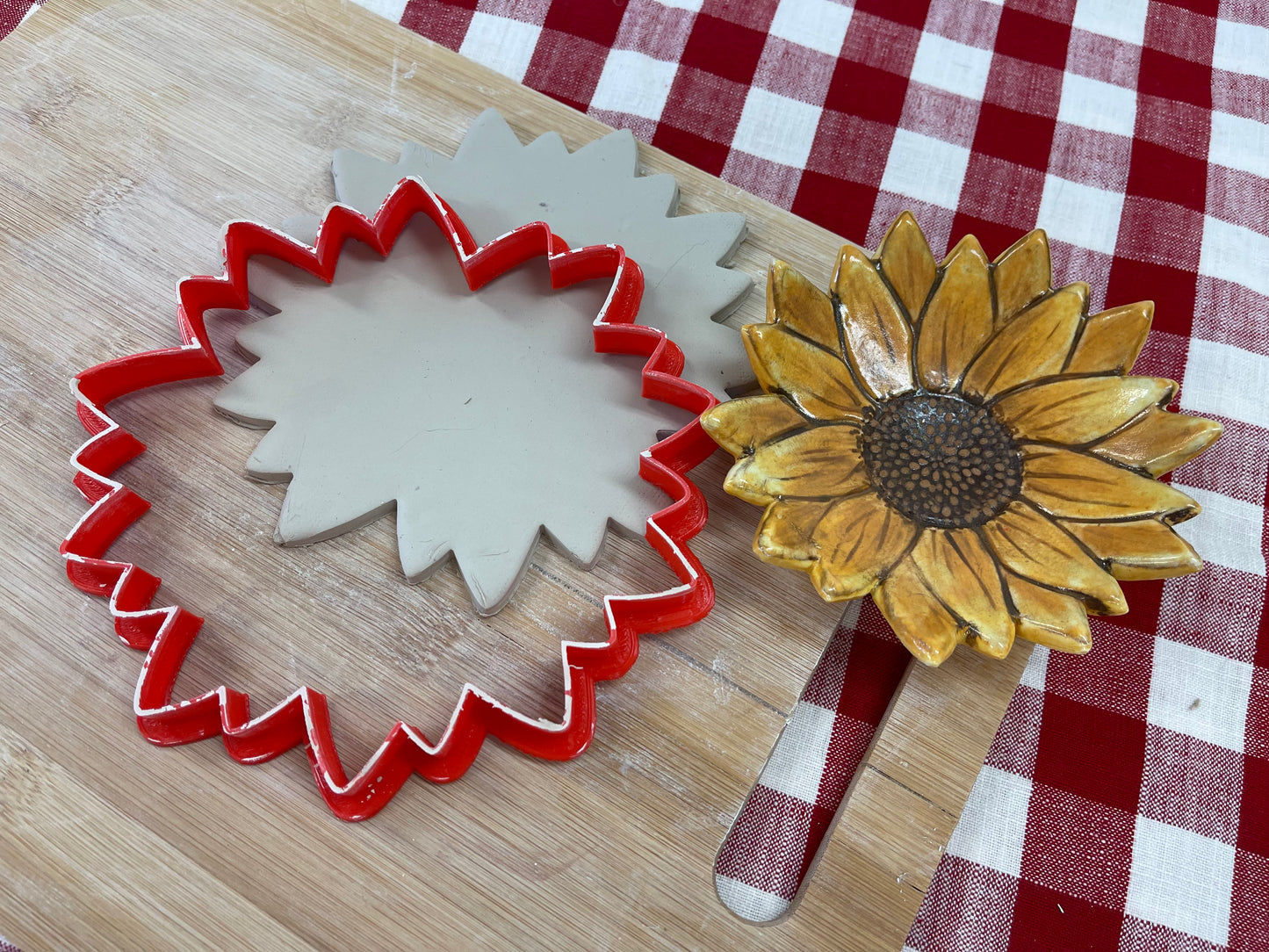 Sunflower Outline Design Clay Cutter (cut only, no imprint) - Choose Sizes up to 16"