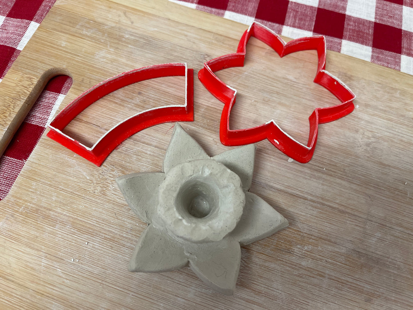 Daffodil Flower 6 Petal Design, Clay Cutter w/ optional Center Cone cutter template - Multiple sizes available